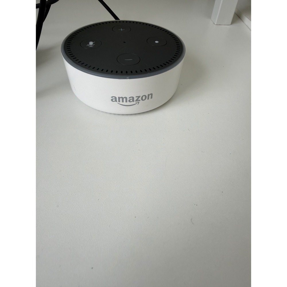 Amazon Echo Dot 2nd Generation Smart Speaker White RS03QR with Power Adapter